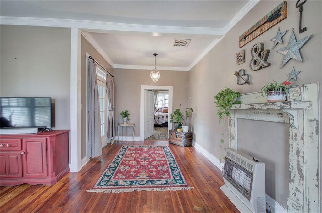 401 Edison Street Menlo, GA 30731 - Photo 28 of 34 a living room with furniture and wooden floor