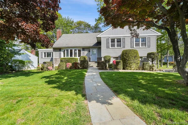 $899,000 | 48 Stanton Circle, New Rochelle, NY 10804