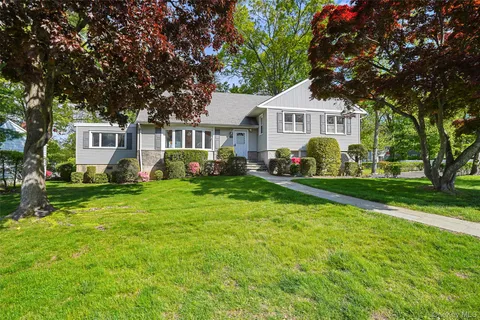 $899,000 | 48 Stanton Circle, New Rochelle, NY 10804