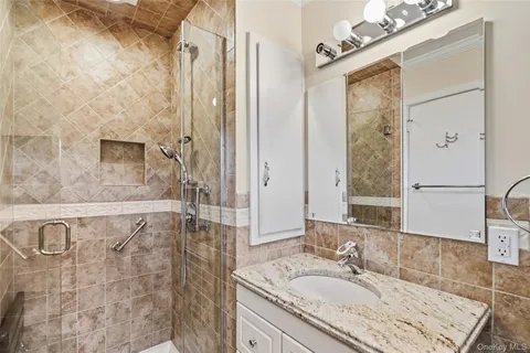 $899,000 | 48 Stanton Circle, New Rochelle, NY 10804