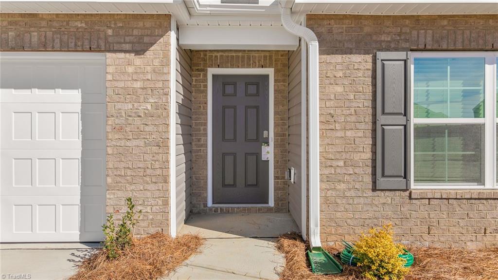 *Photos are of model home and are for representational purposes only.