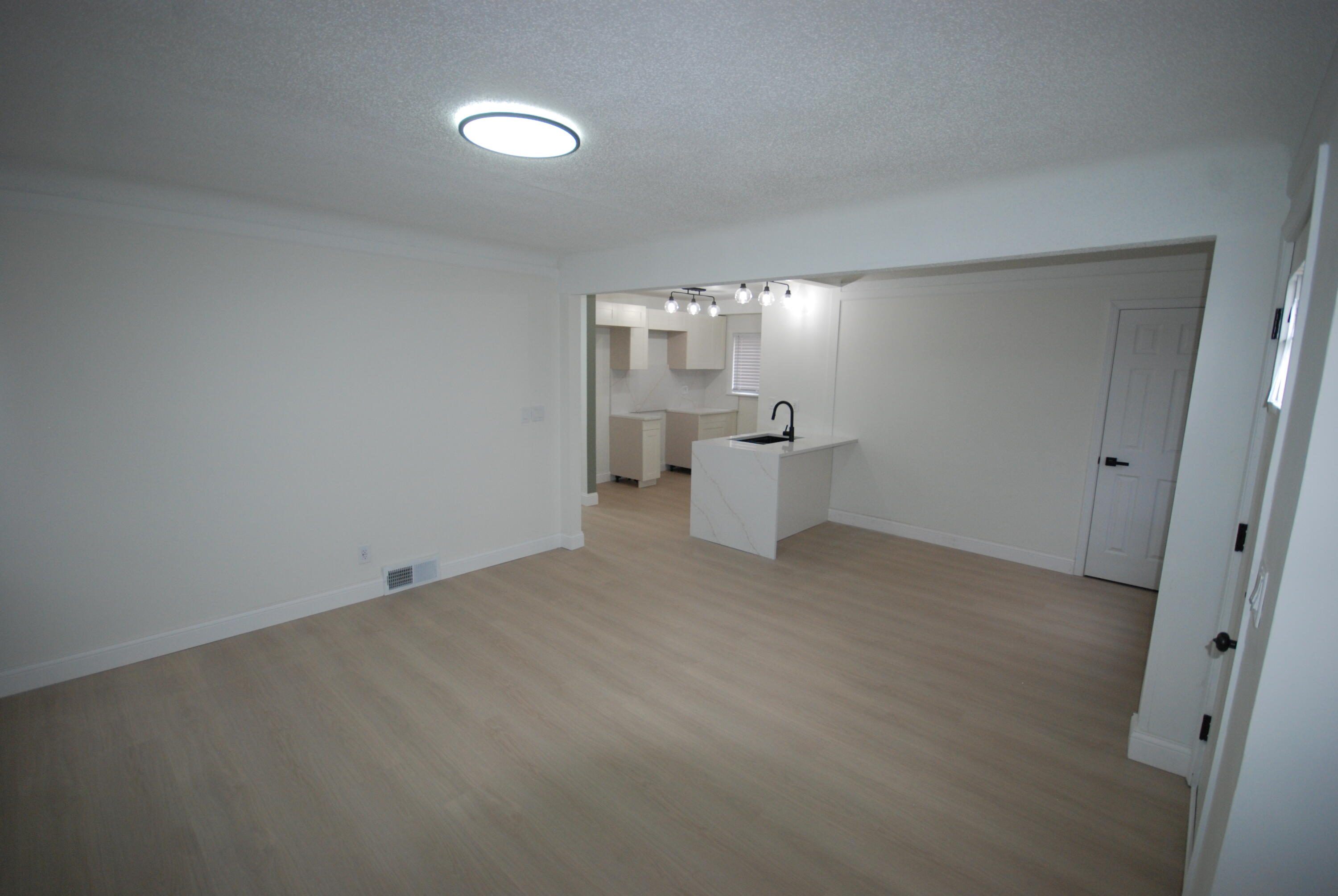 20532 Lesure Street Detroit, MI 48235 - Photo 2 of 20 DSC_0034