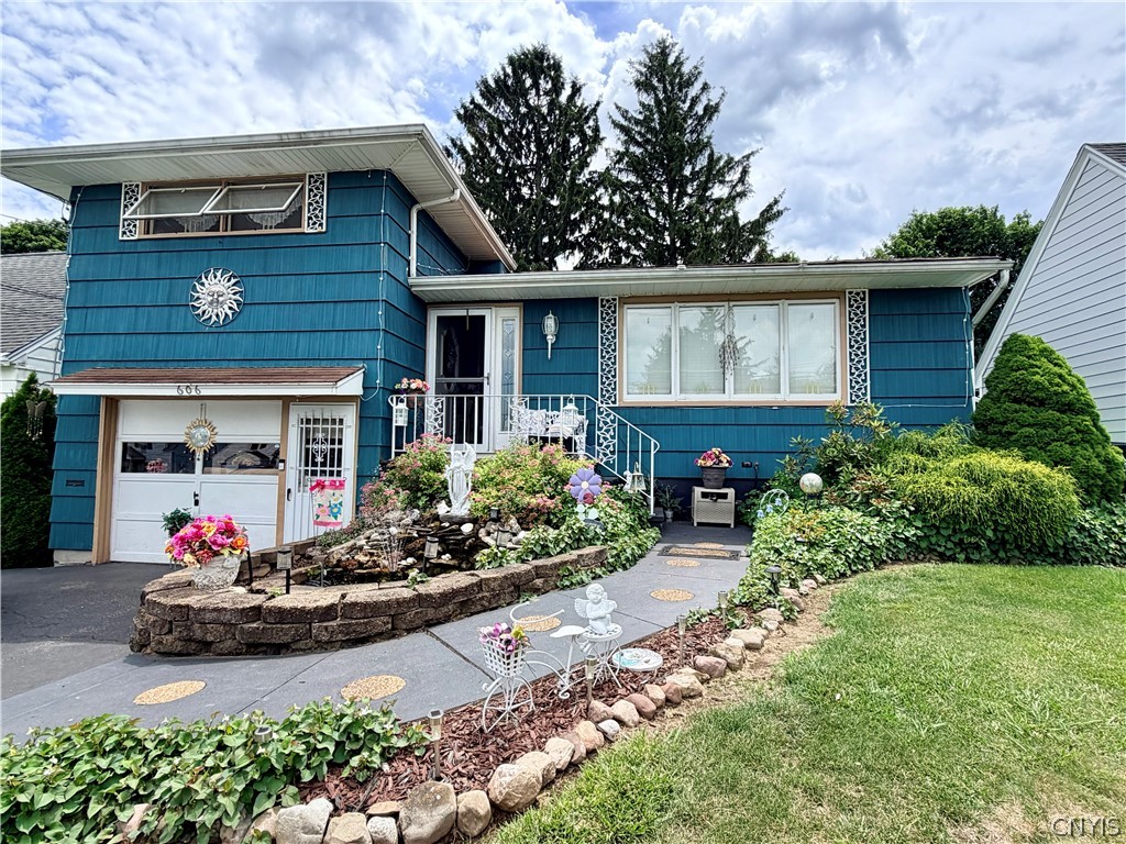 606 Berwick Road South Salina, NY 13208 - Photo 1 of 28