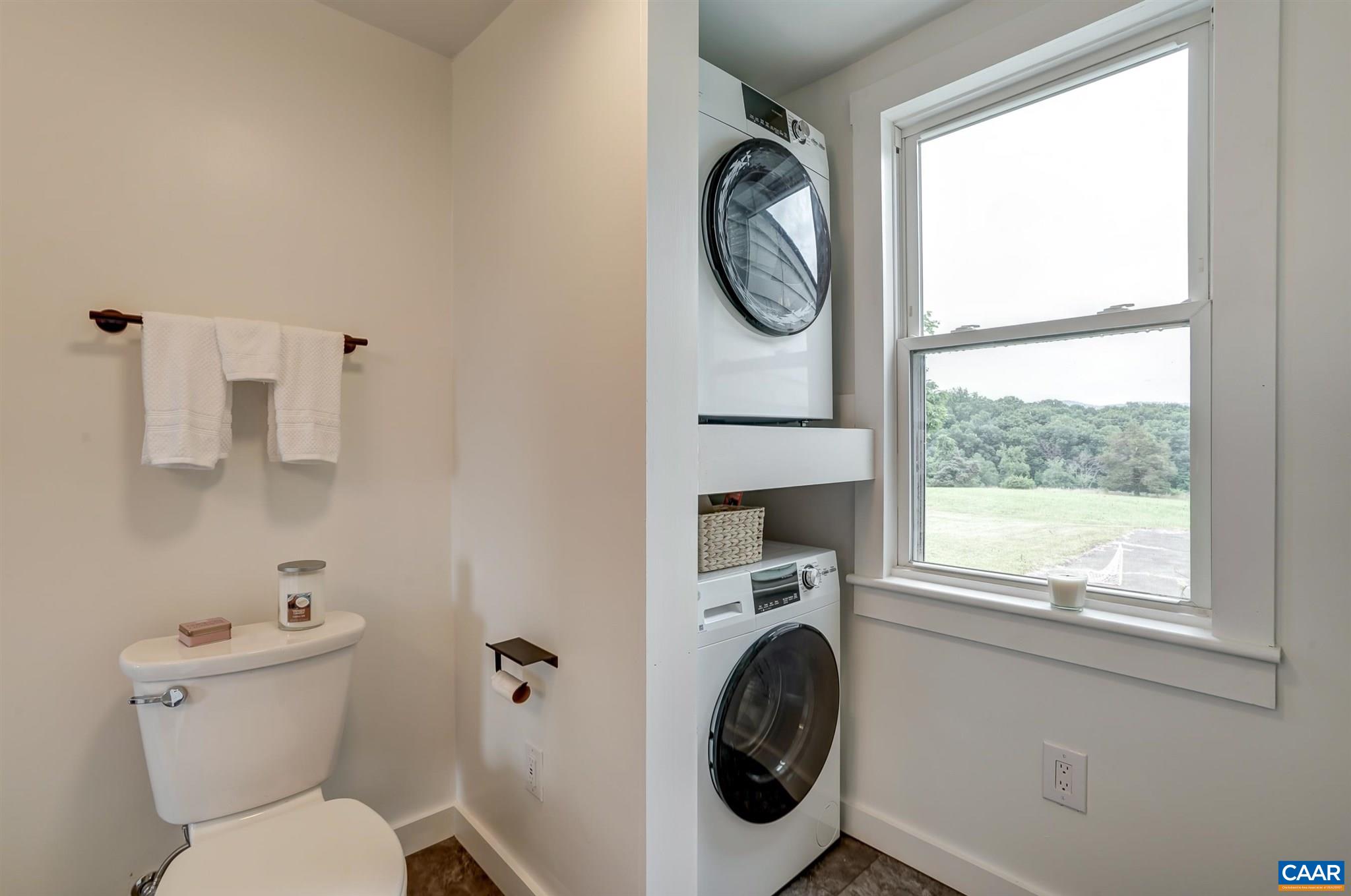3307 Burnt Mill Road Charlottesville, VA 22911 - Photo 69 of 71 a bathroom with a toilet and a window