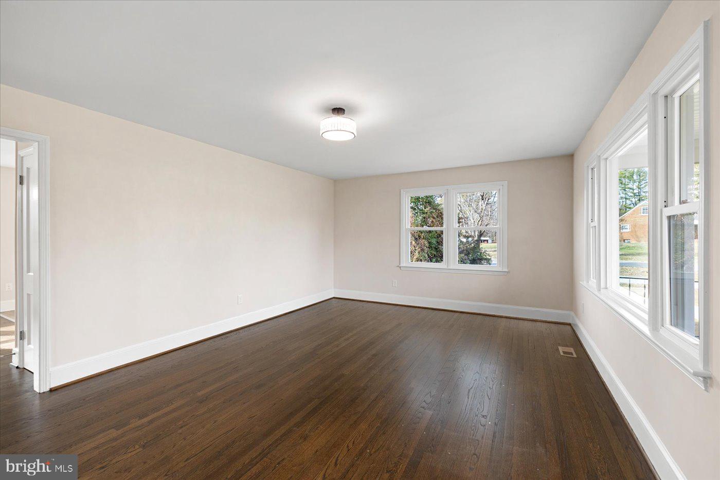 571 Truslow Road Fredericksburg, VA 22406 - Photo 11 of 44 Family room