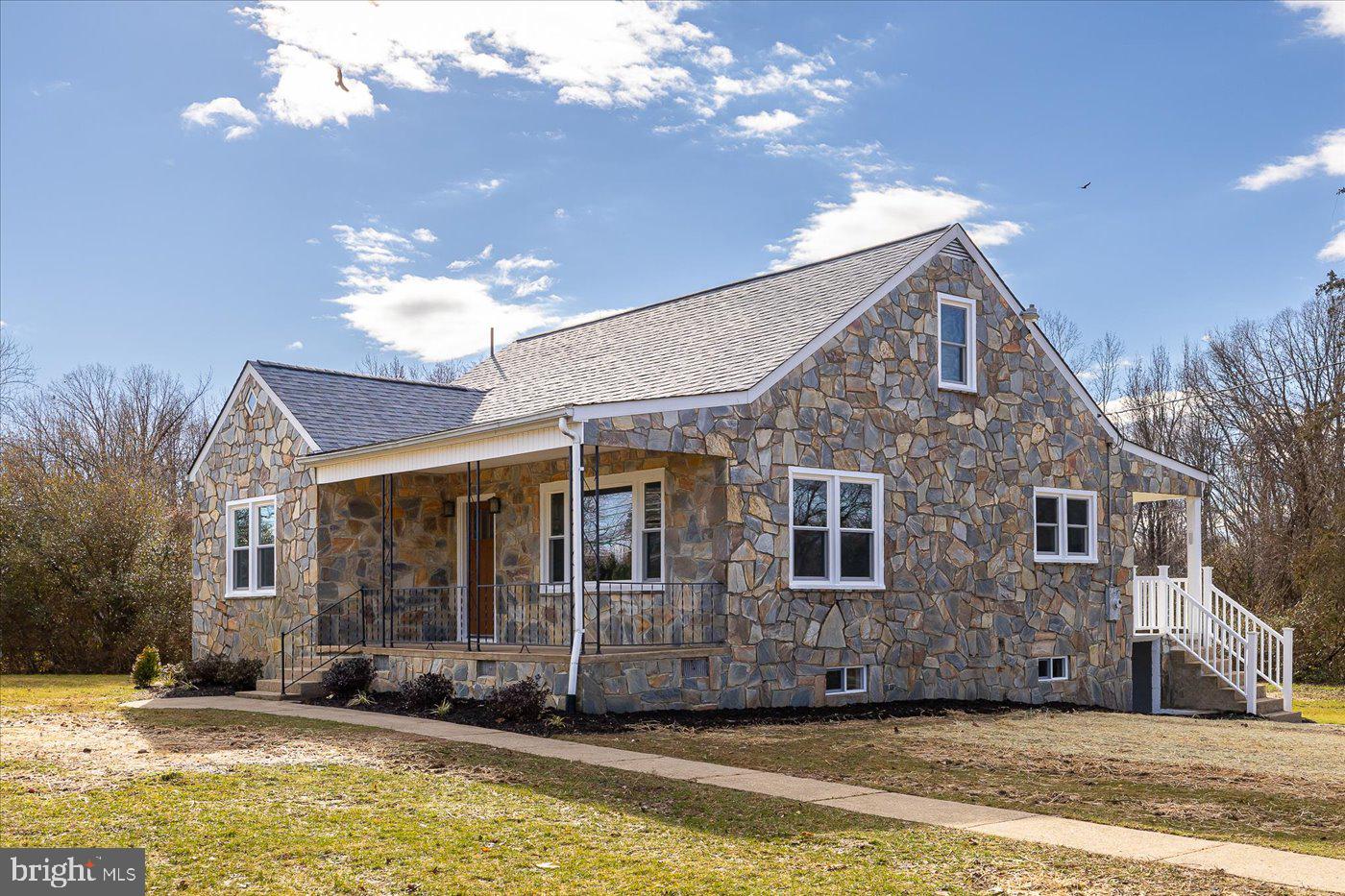 571 Truslow Road Fredericksburg, VA 22406 - Photo 2 of 44 Gallery Image 2
