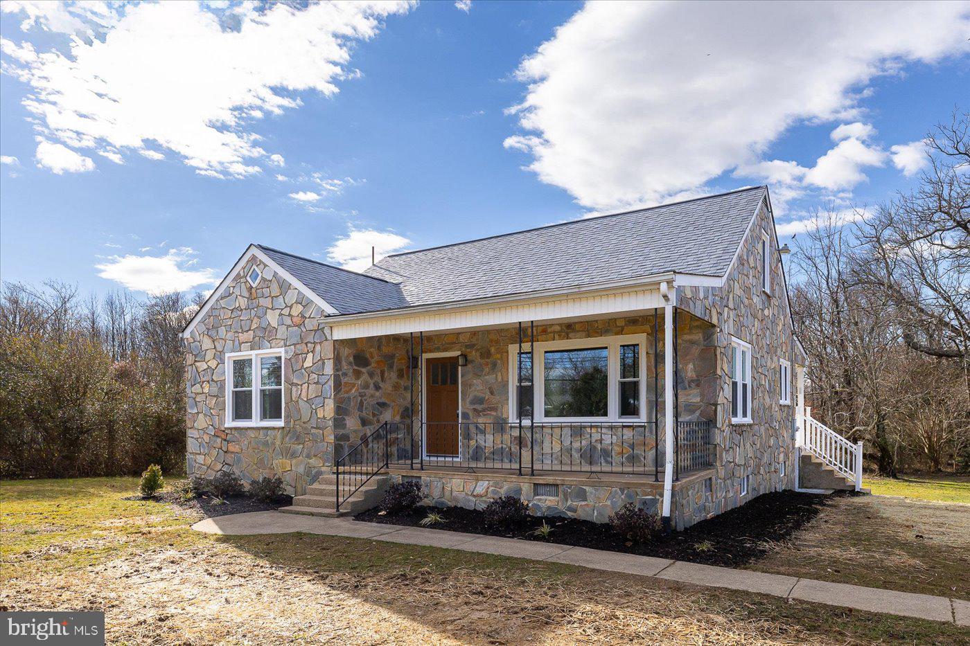 571 Truslow Road Fredericksburg, VA 22406 - Photo 3 of 44 Gallery Image 3