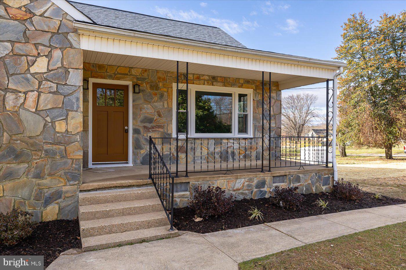 571 Truslow Road Fredericksburg, VA 22406 - Photo 4 of 44 Gallery Image 4