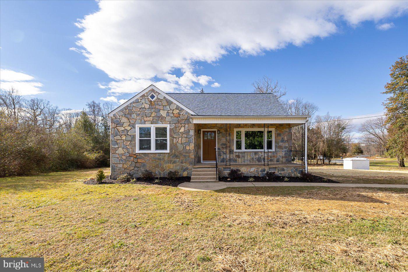 571 Truslow Road Fredericksburg, VA 22406 - Photo 6 of 44 Gallery Image 6