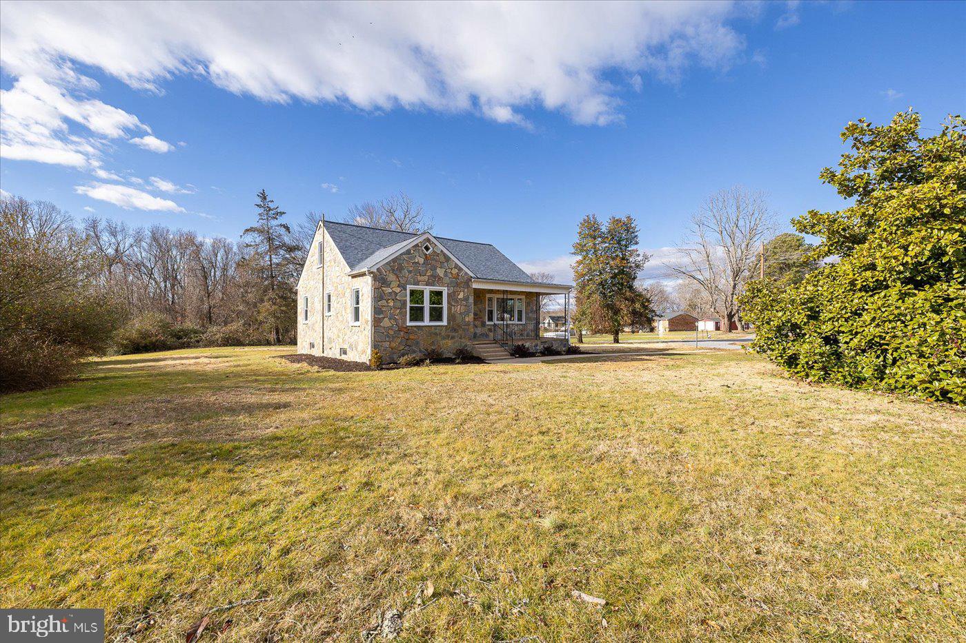 571 Truslow Road Fredericksburg, VA 22406 - Photo 8 of 44 Gallery Image 8