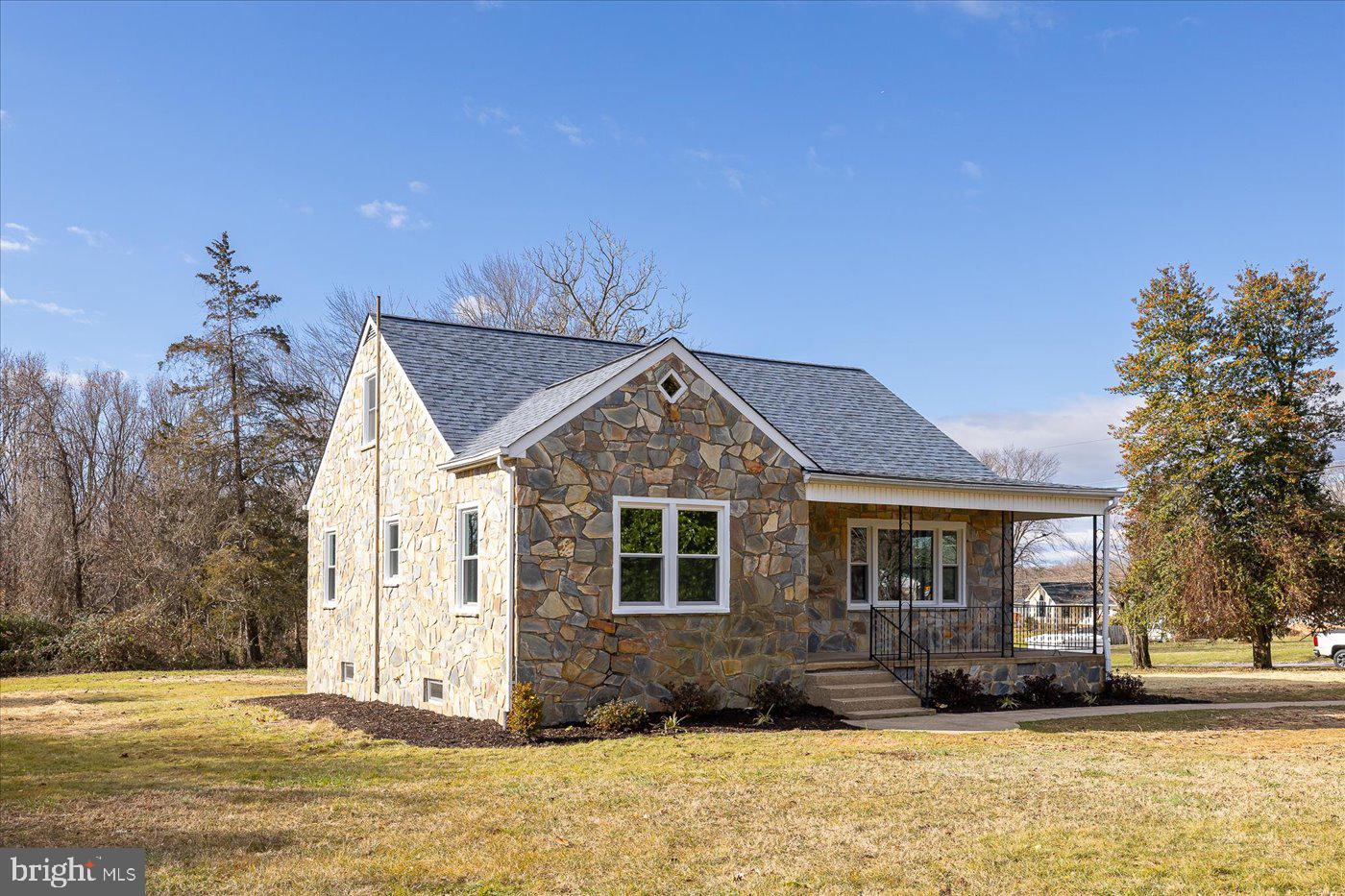 571 Truslow Road Fredericksburg, VA 22406 - Photo 9 of 44 Gallery Image 9