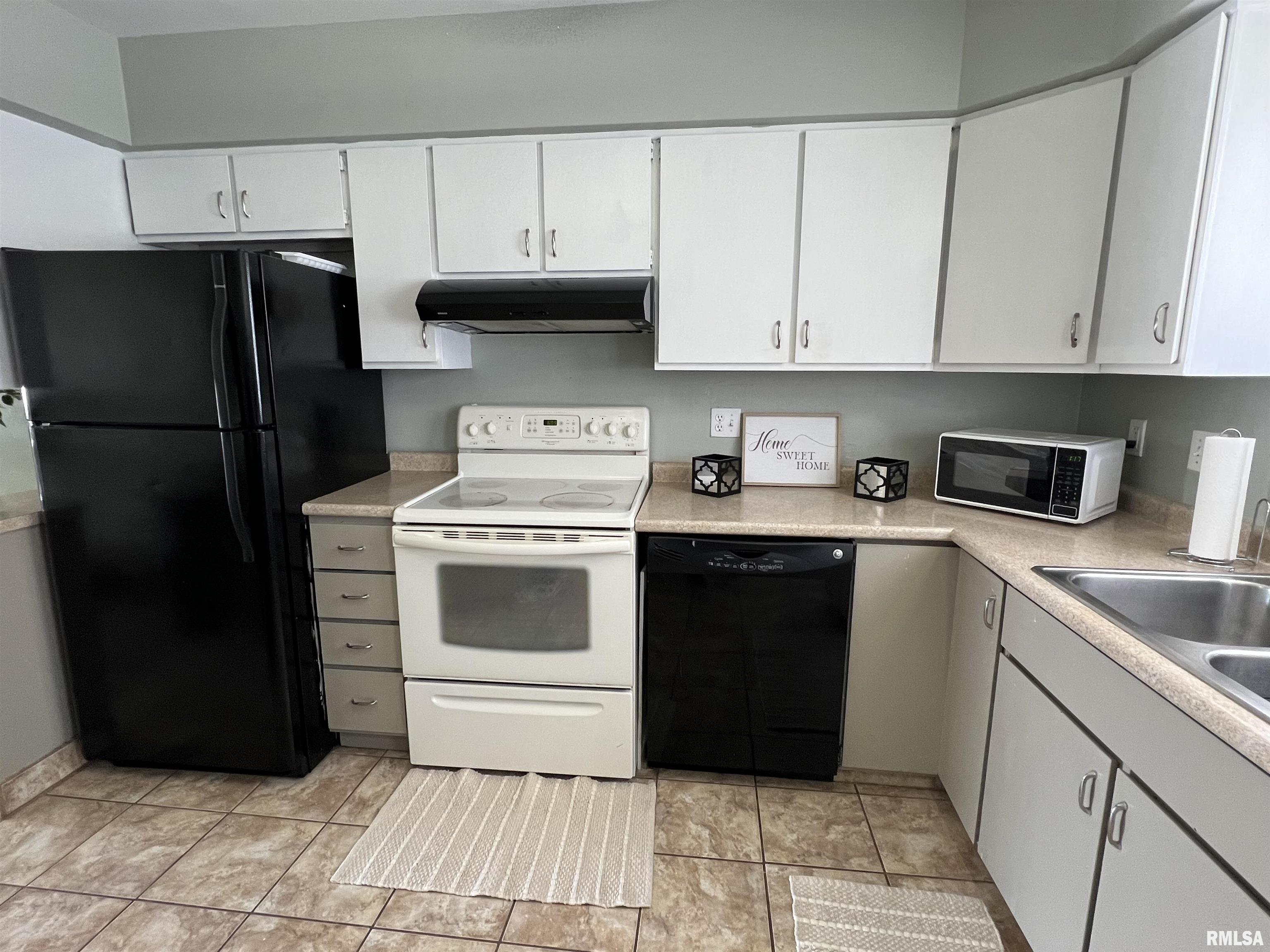420 Brentwood Road, Unit 301 Morton, IL 61550 - Photo 11 of 53 Gallery Image 11