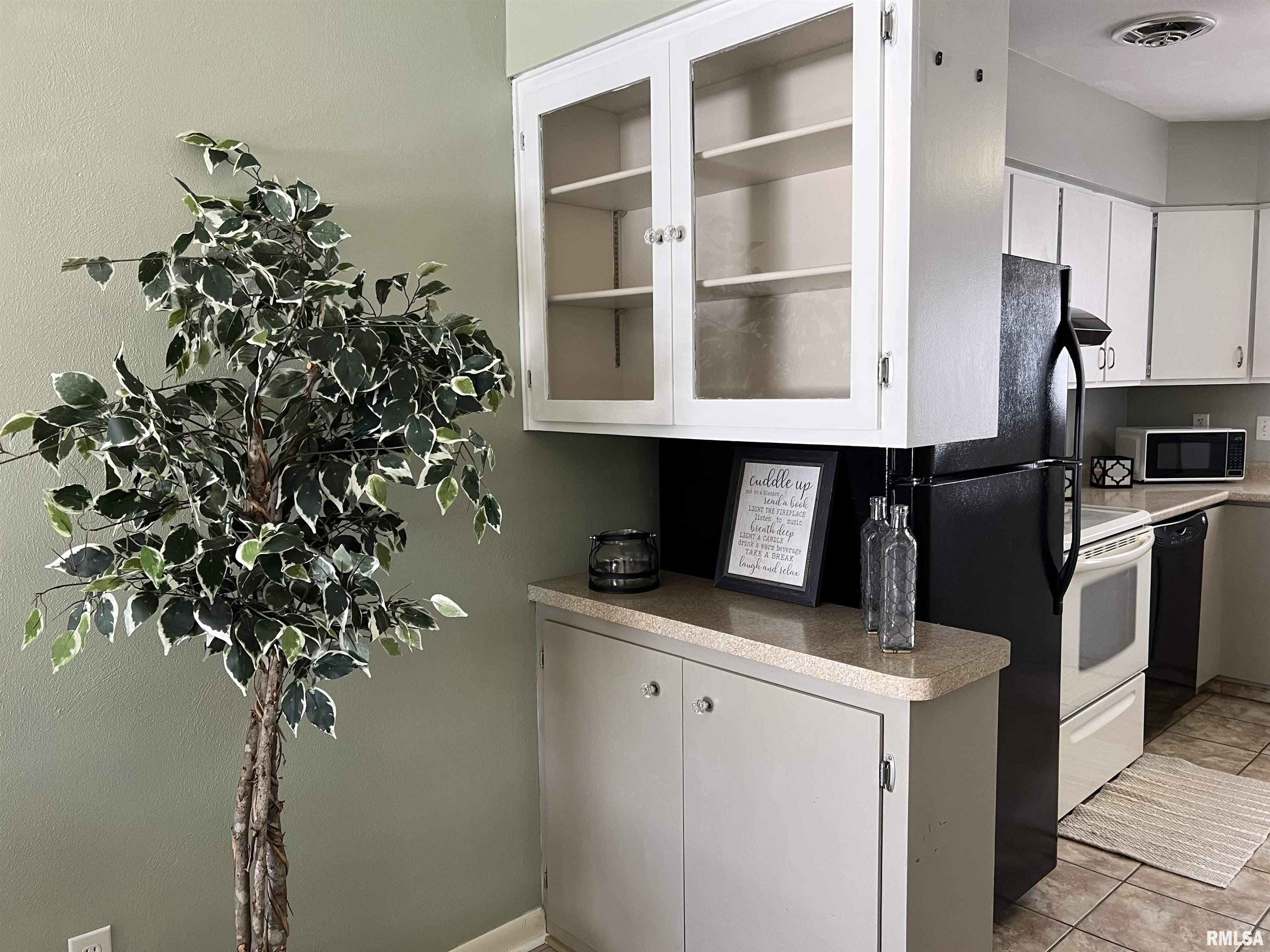 420 Brentwood Road, Unit 301 Morton, IL 61550 - Photo 15 of 53 Gallery Image 15