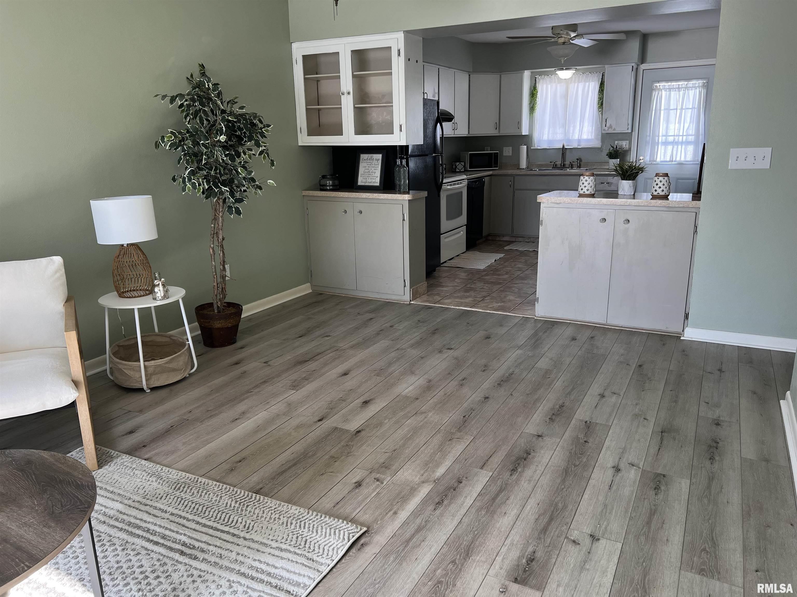 420 Brentwood Road, Unit 301 Morton, IL 61550 - Photo 23 of 53 Gallery Image 23
