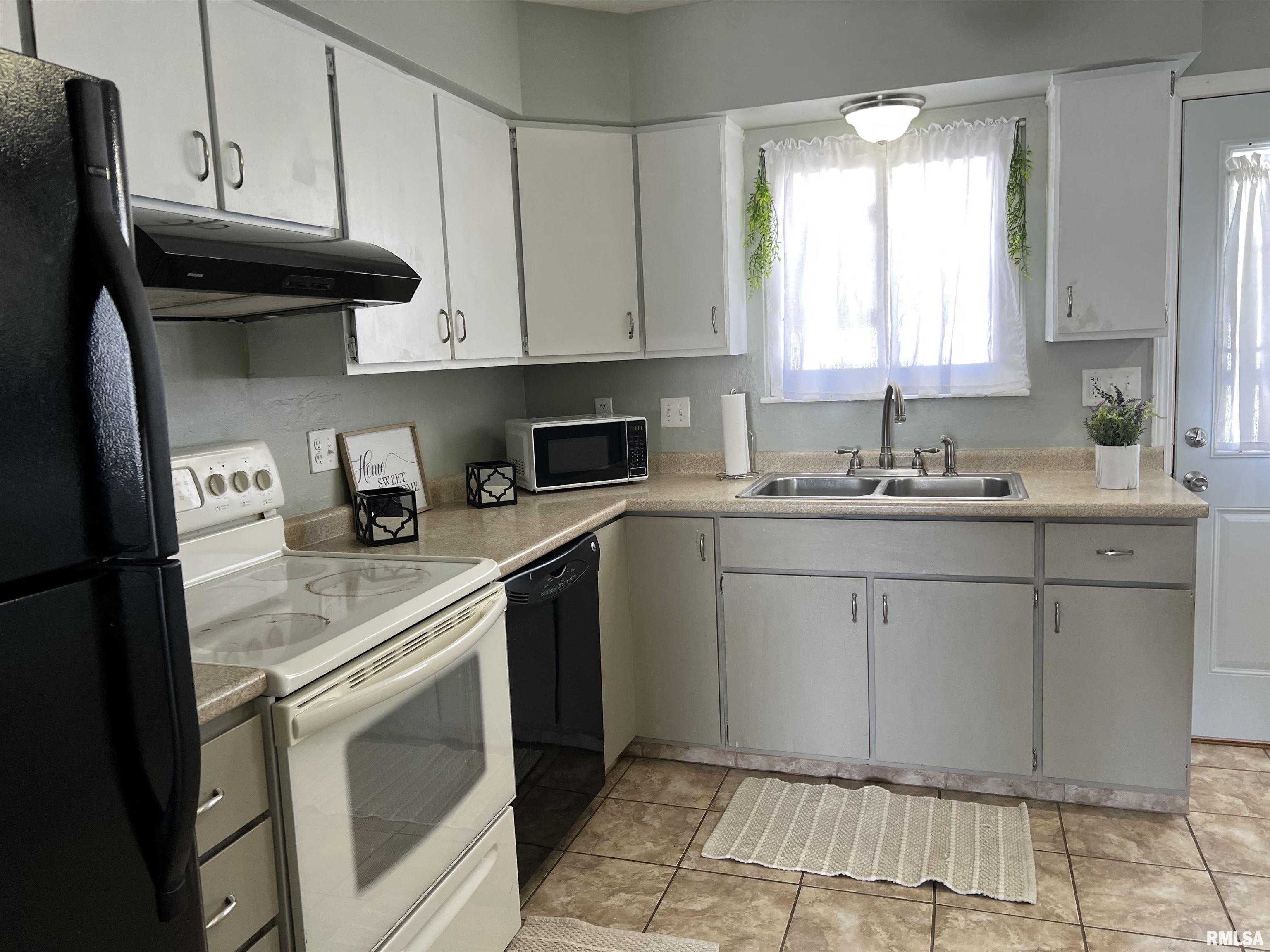 420 Brentwood Road, Unit 301 Morton, IL 61550 - Photo 8 of 53 Gallery Image 8