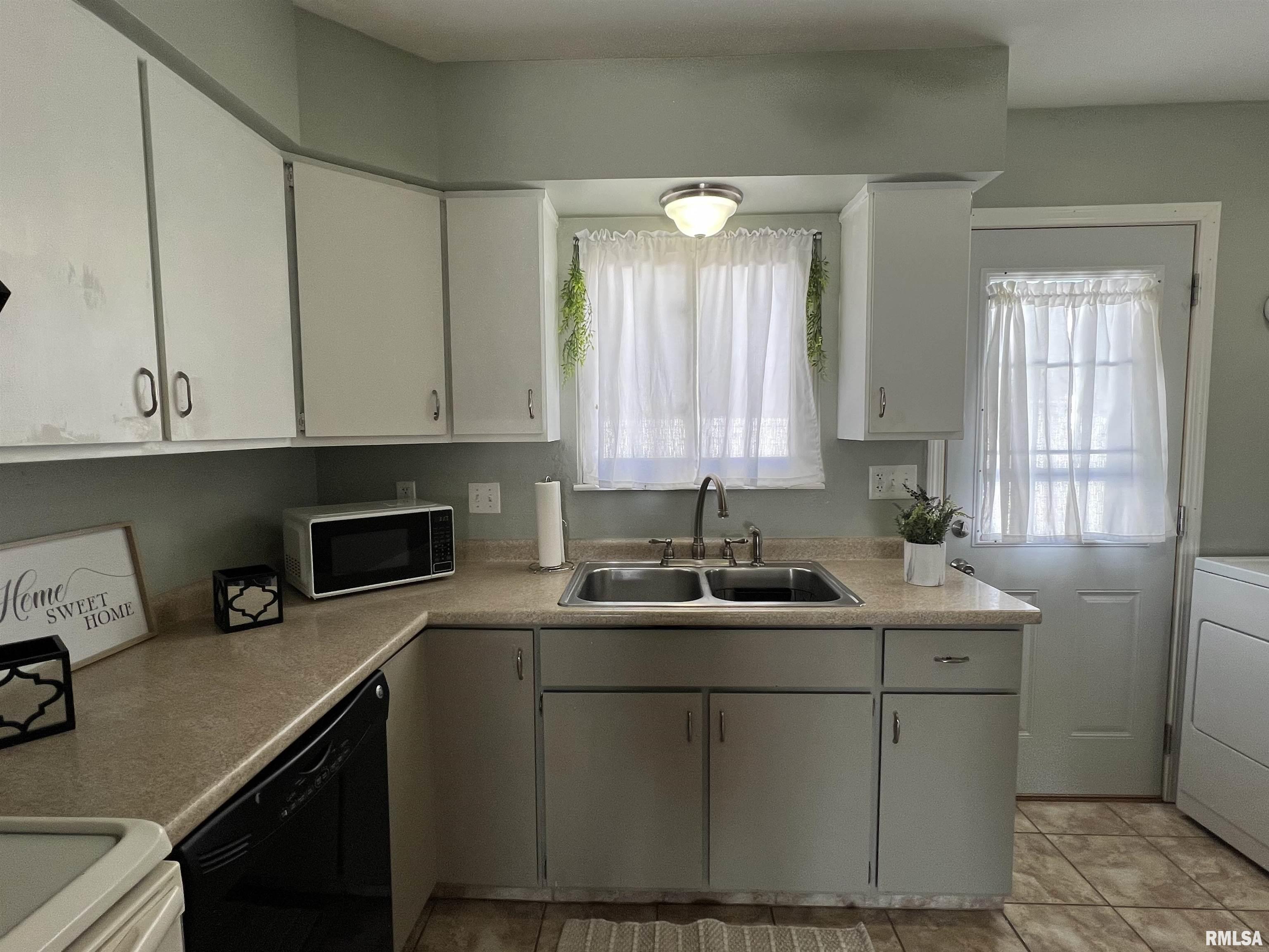 420 Brentwood Road, Unit 301 Morton, IL 61550 - Photo 10 of 53 Gallery Image 10