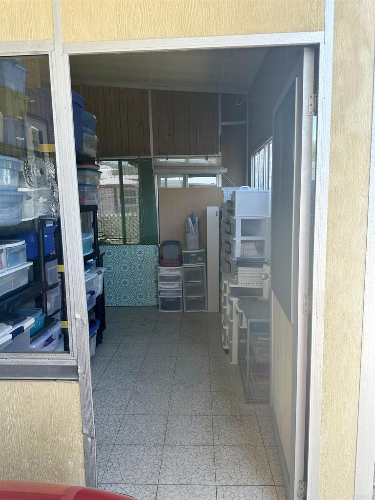 8301 Mission Gorge Road, Unit 194 Santee, CA 92071 - Photo 38 of 61 a room with table and chairs