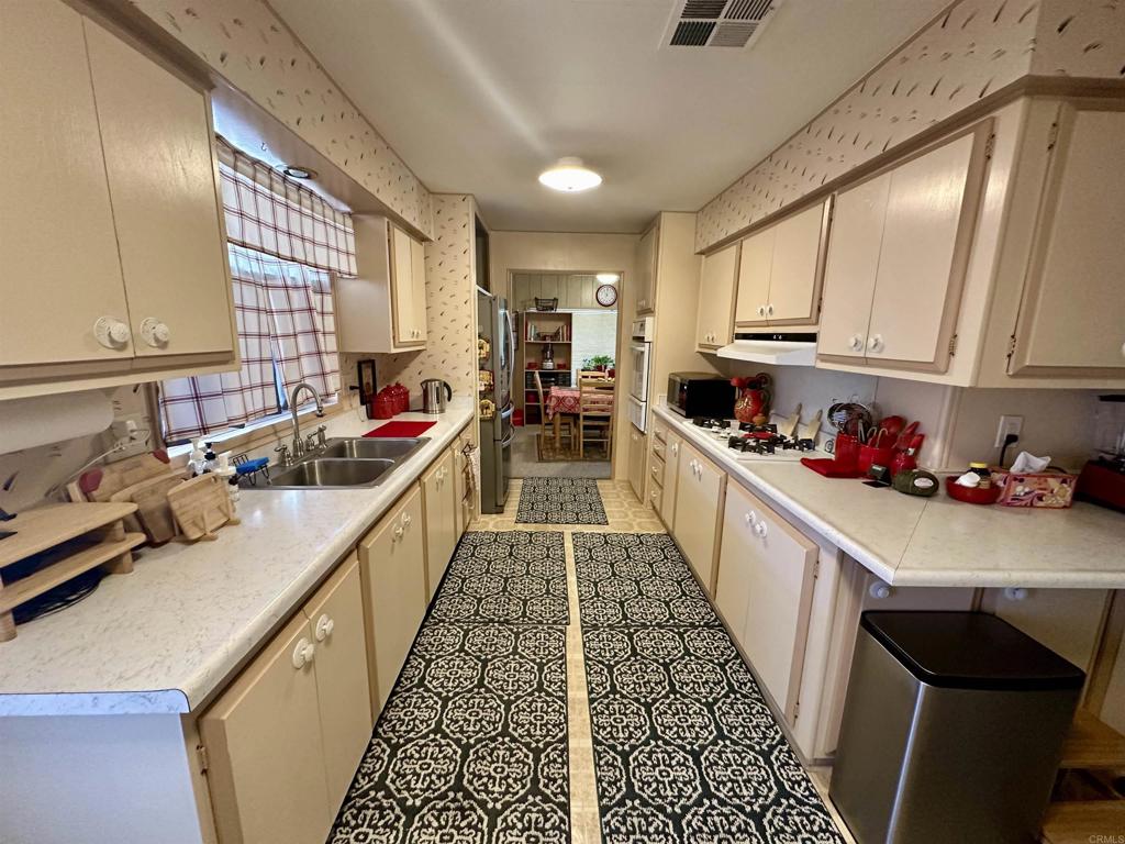 8301 Mission Gorge Road, Unit 194 Santee, CA 92071 - Photo 7 of 61