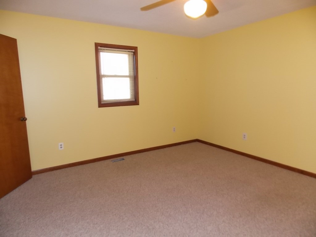 9029 Schlatter Road Leo, IN 46765 - Photo 10 of 16