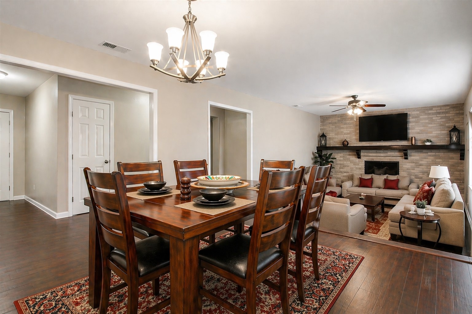 584 Elm Street Prairie View, TX 77484 - Photo 5 of 13 Staged