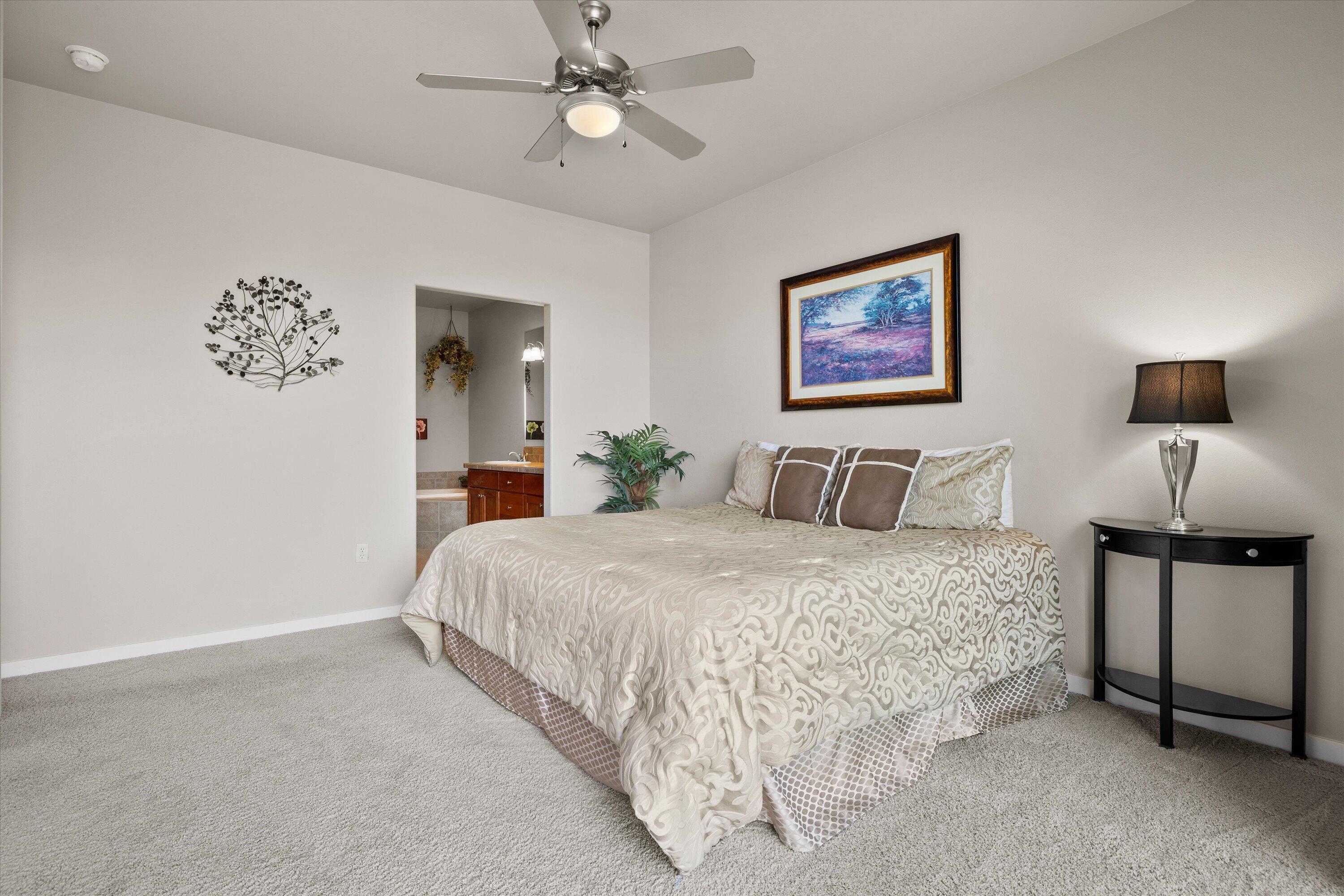 10879 Village Loop Redmond, OR 97756 - Photo 16 of 37 Primary suite