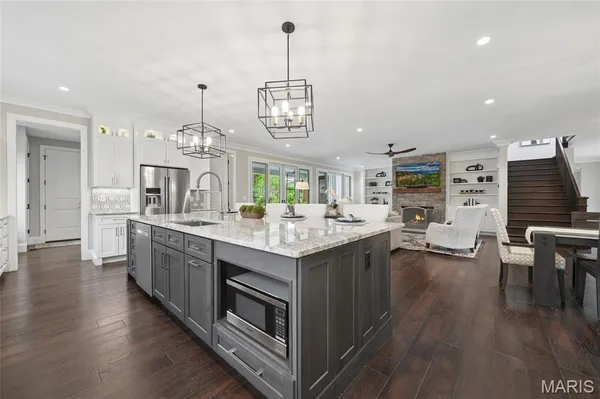 $1,775,000 | 1209 Lockett Lane, St. Louis, MO 63122