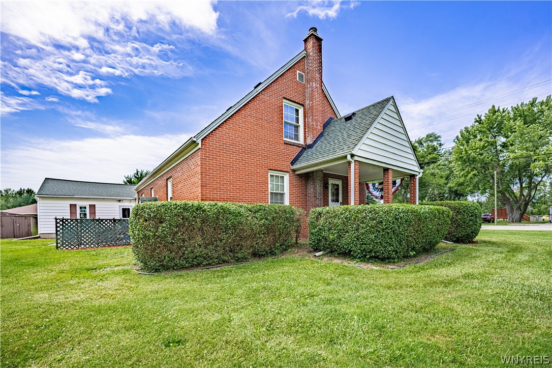 5586 Ridge Road Lockport Town, NY 14094 - Photo 6 of 39