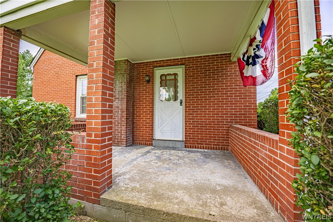 5586 Ridge Road Lockport Town, NY 14094 - Photo 7 of 39