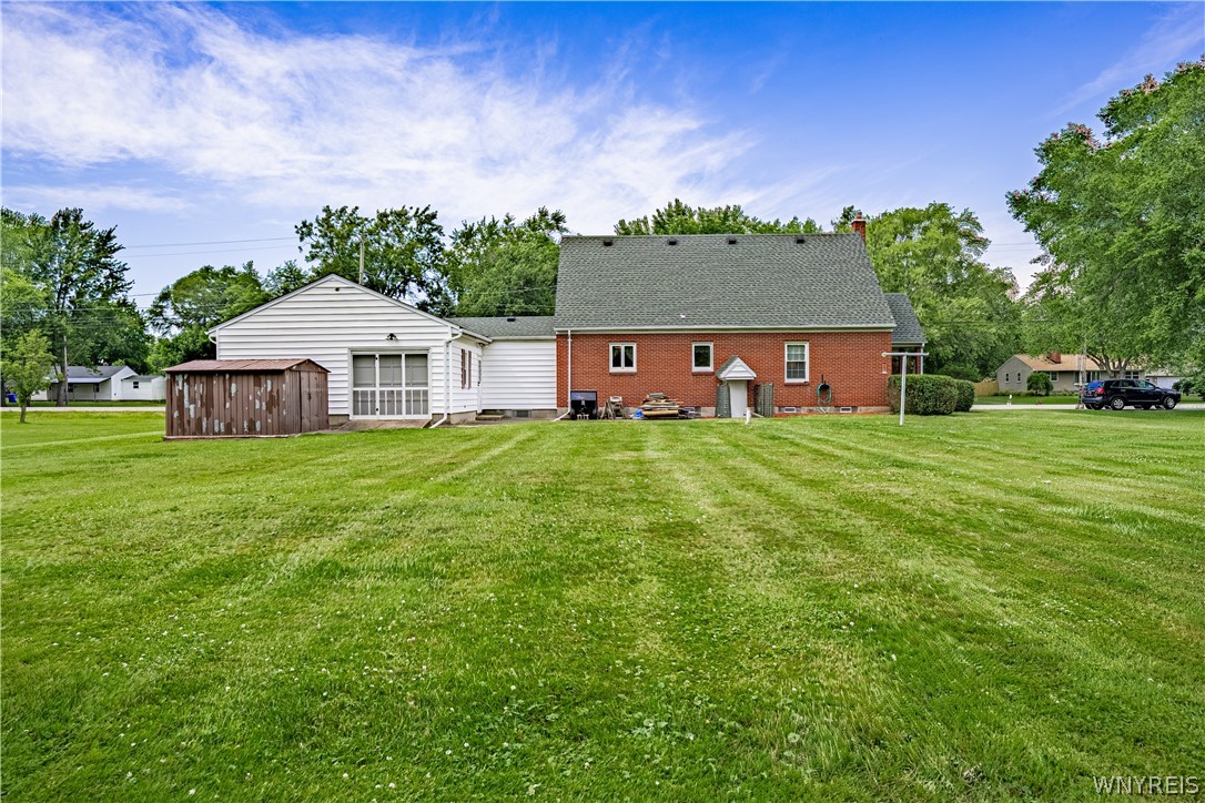 5586 Ridge Road Lockport Town, NY 14094 - Photo 8 of 39