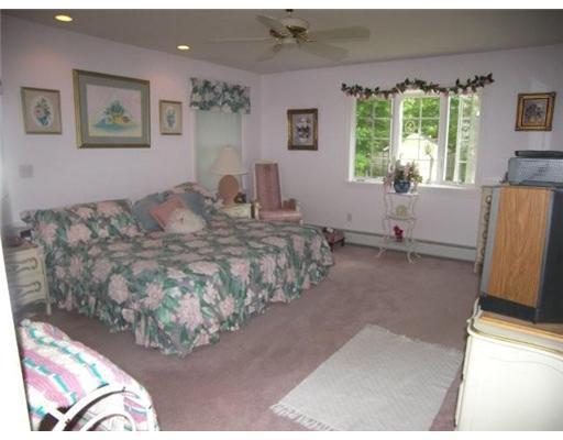 89 Agamenticus Road Ogunquit, ME 03907 - Photo 11 of 20 Master Bedroom.