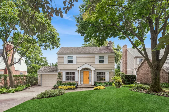 $1,125,000 | 839 Surrey Lane, Glenview, IL 60025