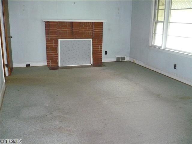 1133 Pinebluff Road Winston-Salem, NC 27103 - Photo 2 of 8 Living Room.