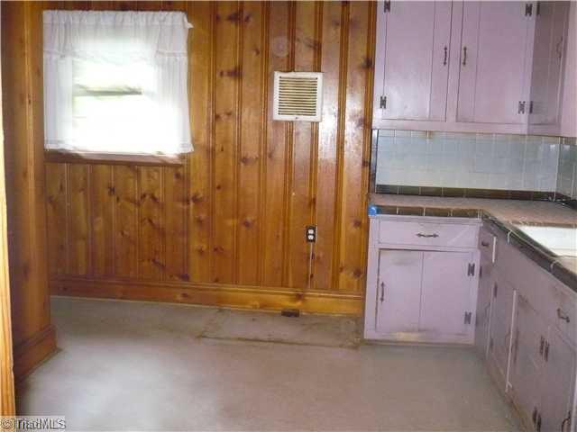 1133 Pinebluff Road Winston-Salem, NC 27103 - Photo 3 of 8 Kitchen.