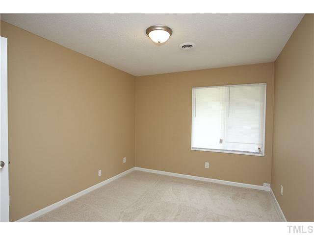 3913 Peppertree Place Raleigh, NC 27604 - Photo 9 of 13 Kids room or guest room ... great for either.