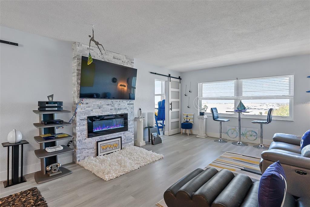 4725 Cove Circle, Unit 704 St. Petersburg, FL 33708 - Photo 15 of 29