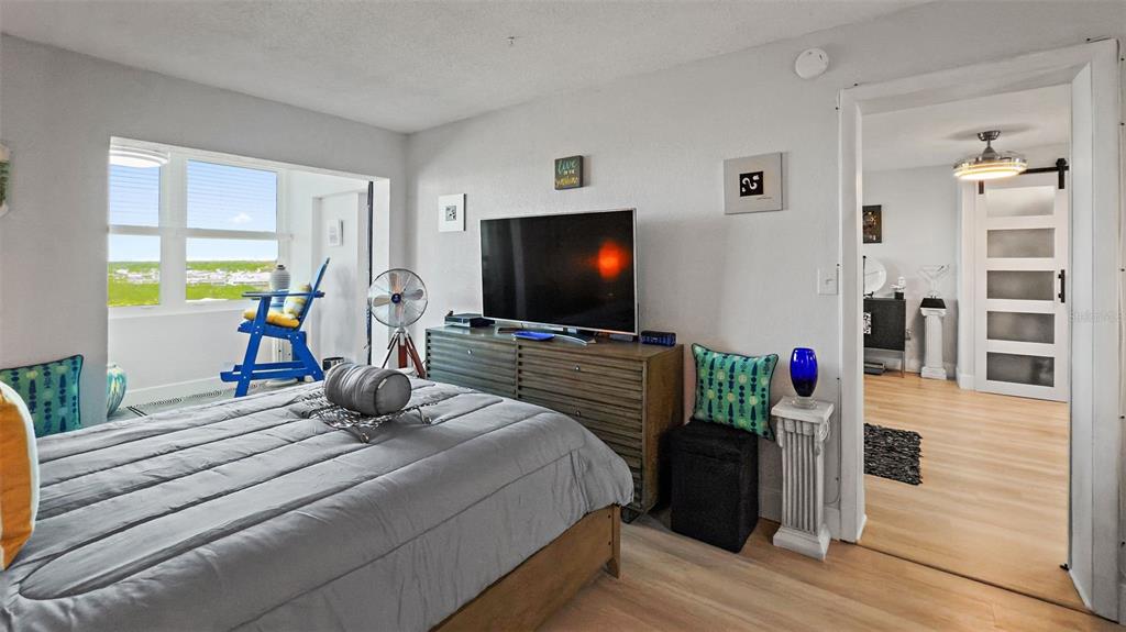 4725 Cove Circle, Unit 704 St. Petersburg, FL 33708 - Photo 17 of 29