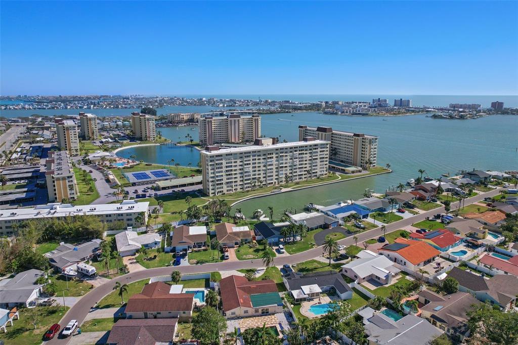 4725 Cove Circle, Unit 704 St. Petersburg, FL 33708 - Photo 20 of 29