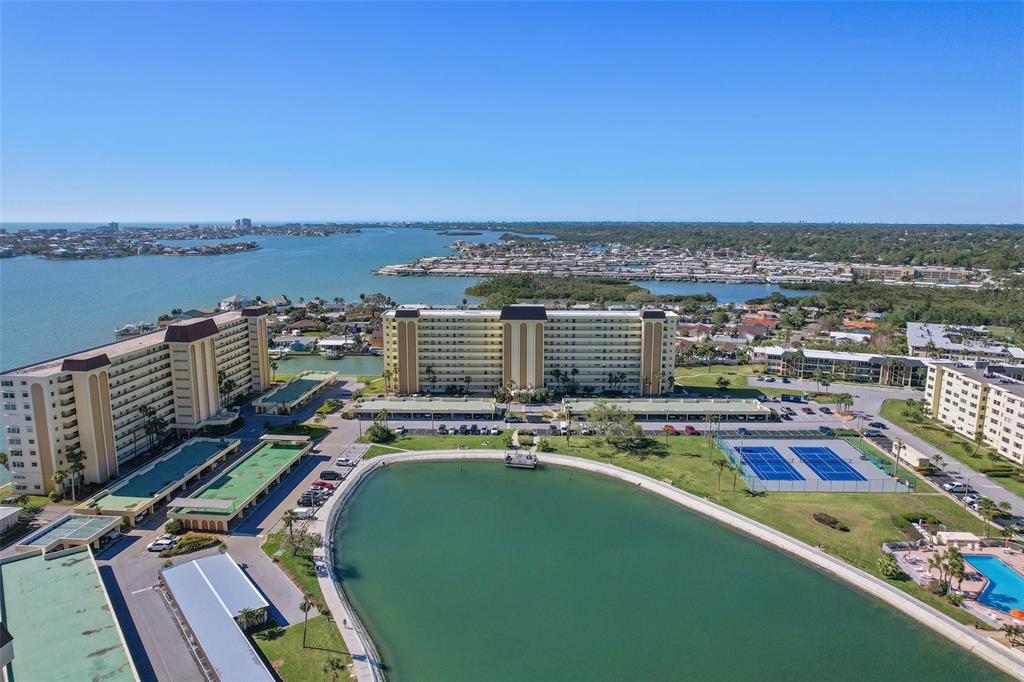 4725 Cove Circle, Unit 704 St. Petersburg, FL 33708 - Photo 24 of 29