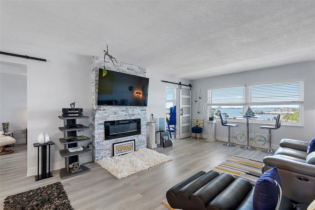 4725 Cove Circle, Unit 704 St. Petersburg, FL 33708 - Photo 9 of 29