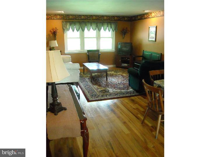 18 Alton Road Newark, DE 19711 - Photo 2 of 25 Great Room