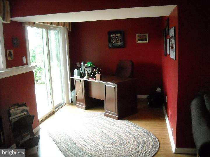 18 Alton Road Newark, DE 19711 - Photo 18 of 25 Family Room