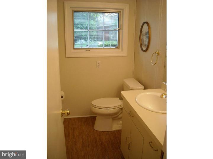 18 Alton Road Newark, DE 19711 - Photo 20 of 25 Half Bath