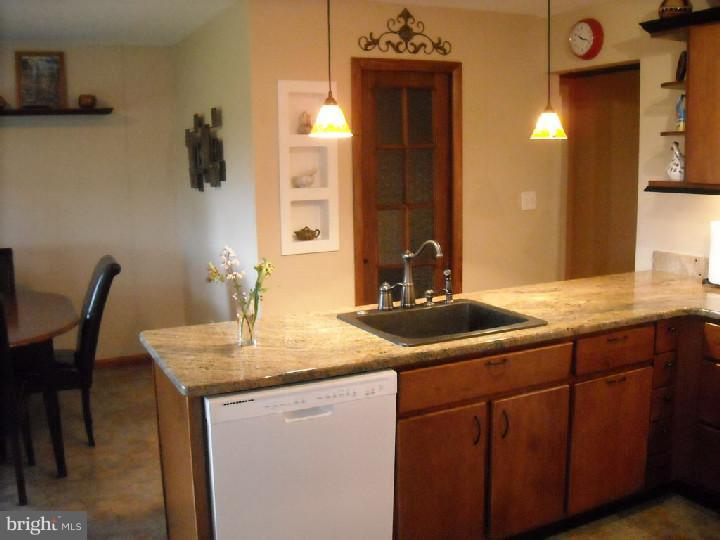 18 Alton Road Newark, DE 19711 - Photo 4 of 25 Kitchen