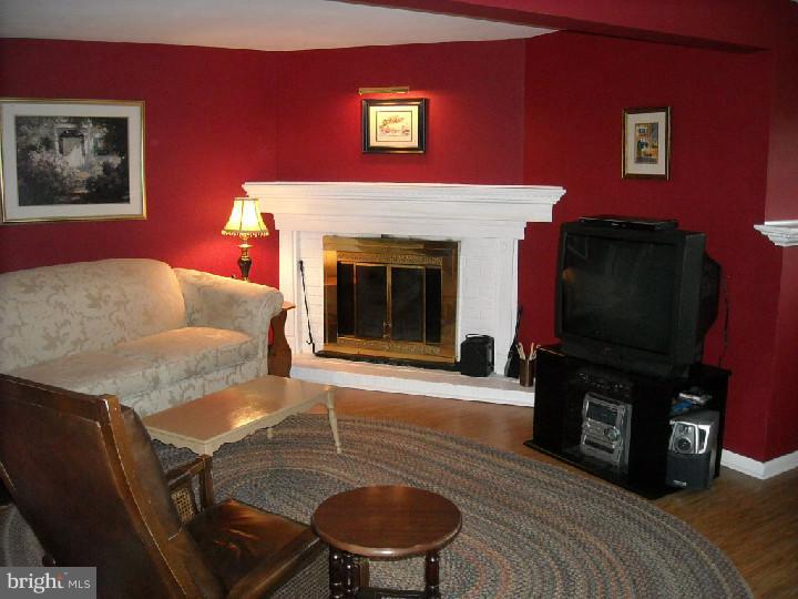 18 Alton Road Newark, DE 19711 - Photo 5 of 25 Family Room