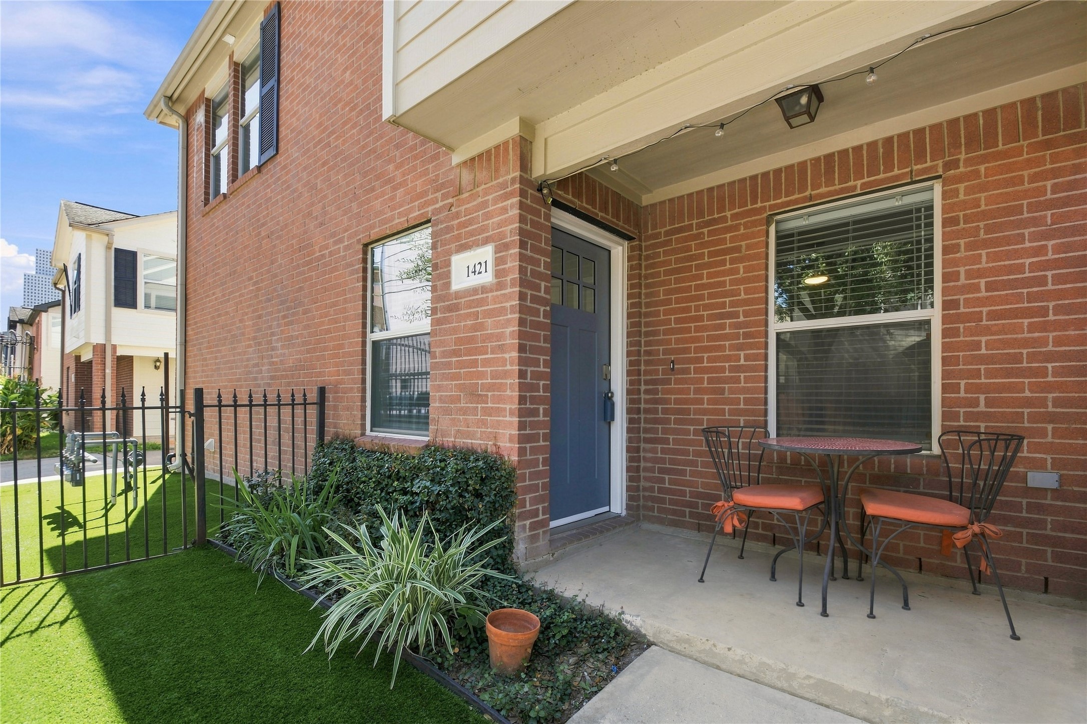 1421 Ruthven Street Houston, TX 77019 - Photo 7 of 36 Gallery Image 7