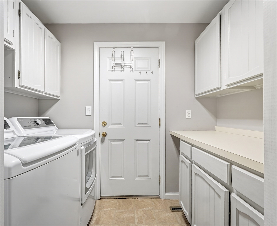 2 Daybreak, Unit 2 Wayland, MA 01778 - Photo 11 of 37