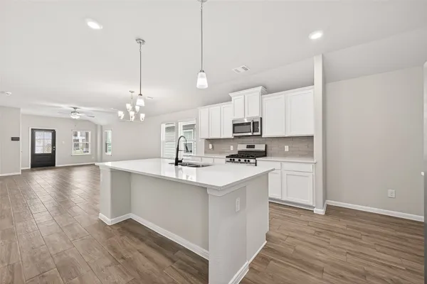 $2,300 | 6823 Escondido Drive, Houston, TX 77083