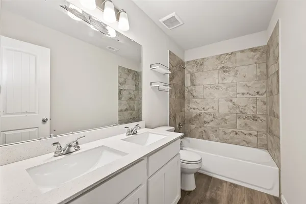 $2,300 | 6823 Escondido Drive, Houston, TX 77083