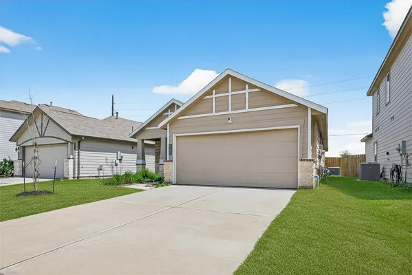 $2,300 | 6823 Escondido Drive, Houston, TX 77083