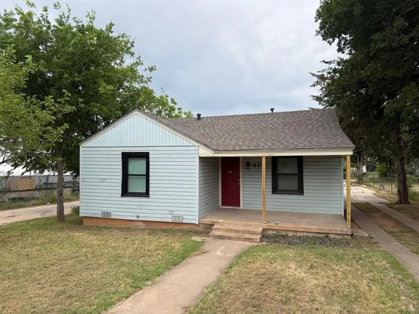$1,800 | 801 South 17th Street, Abilene, TX 79602